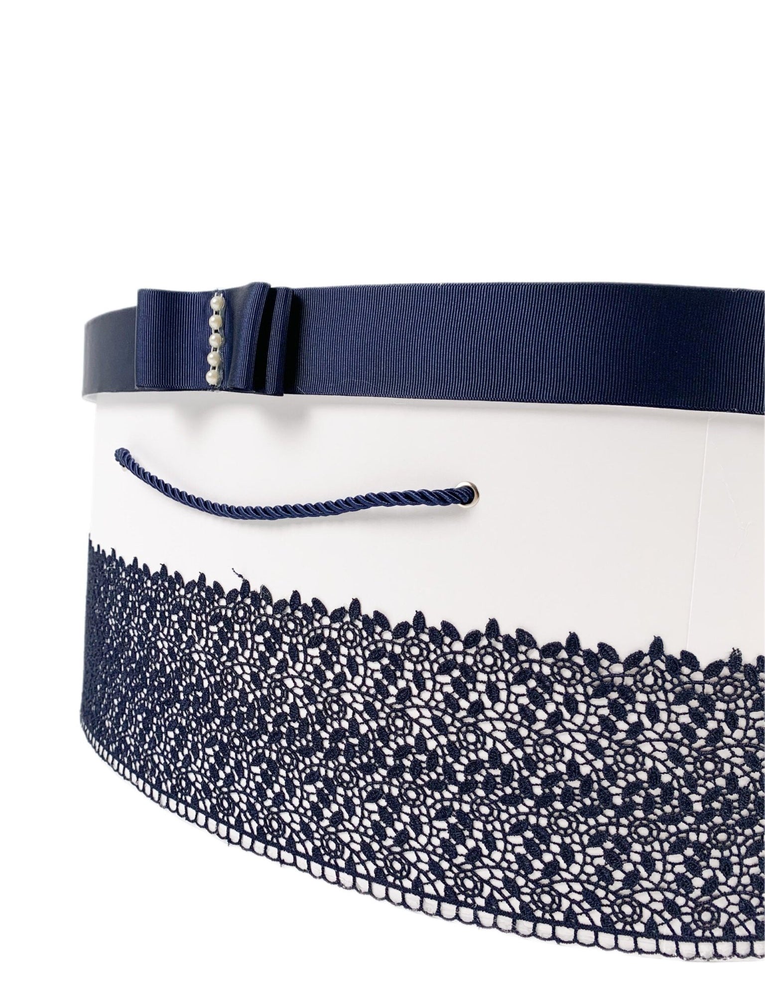 Cufar bleumarin cu dantela si fundita - Botez bebelusi