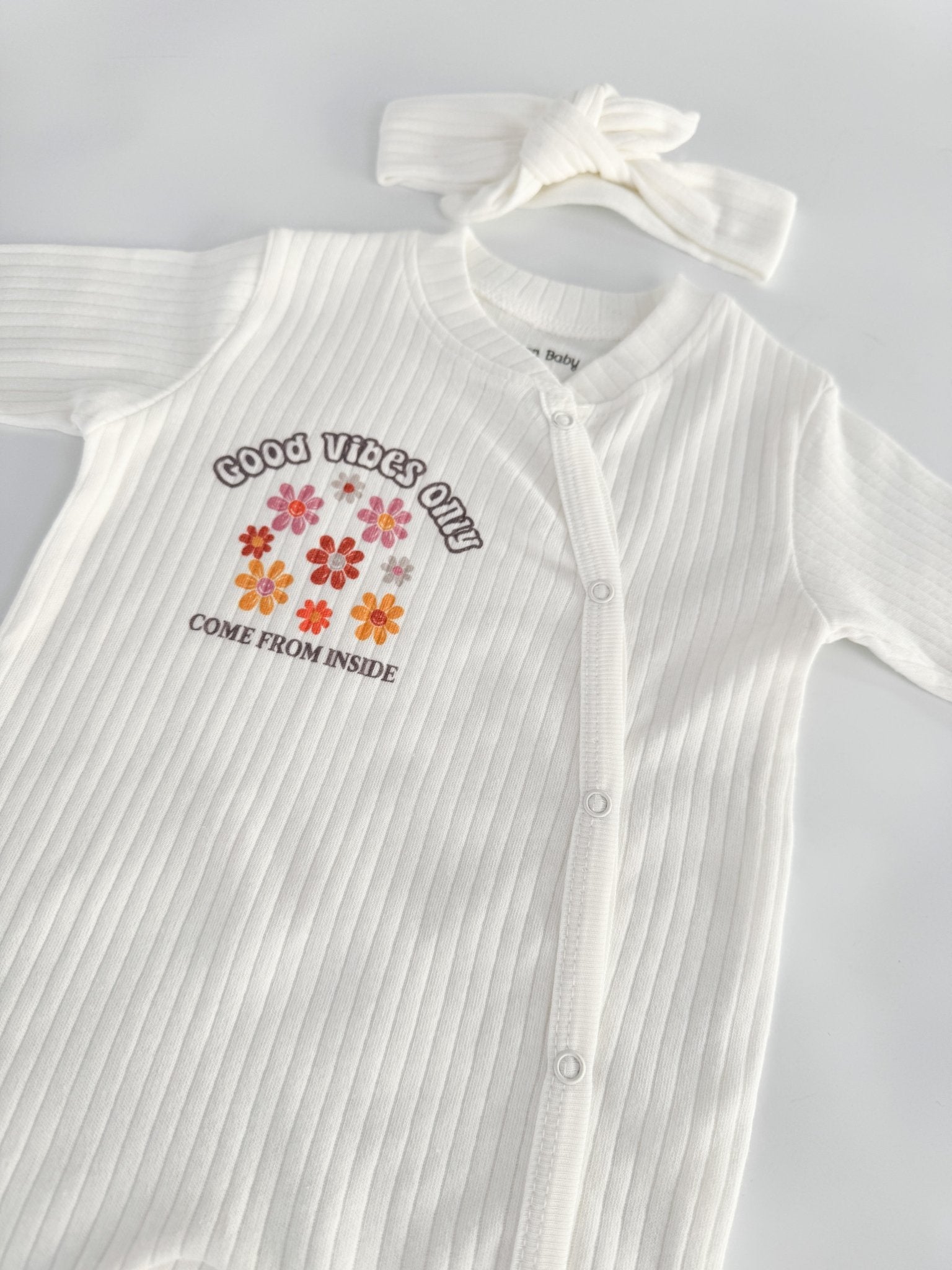 Salopeta fetita alba - logo Good Vibes - Botez bebelusi