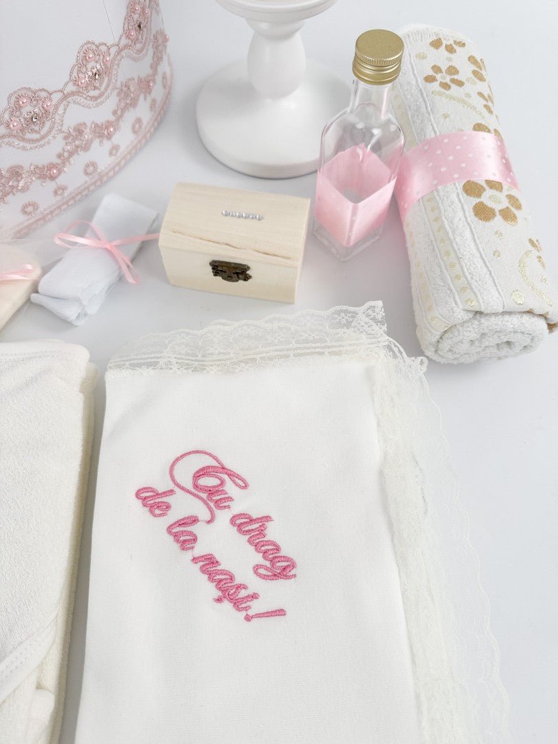 Trusou complet fetita roz cu fluturasi - Botez bebelusi