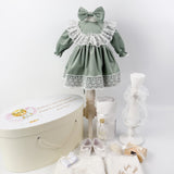 Trusou botez complet cu rochita eleganta si lumanare personalizata manual - Carmenuta