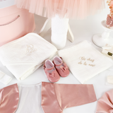 Trusou botez complet cu rochita eleganta si lumanare personalizata hand made - Olimpia