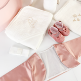 Trusou botez complet cu rochita eleganta si lumanare personalizata hand made - Olimpia