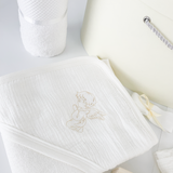 Trusou personalizat botez cu cufar, muselina si lumanare ceara naturala - Alesia