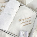 Trusou botez complet cu rochita eleganta, paltonas si lumanare personalizata manual - Carluta