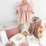 Trusou botez complet cu rochita eleganta si lumanare personalizata manual - Roxane