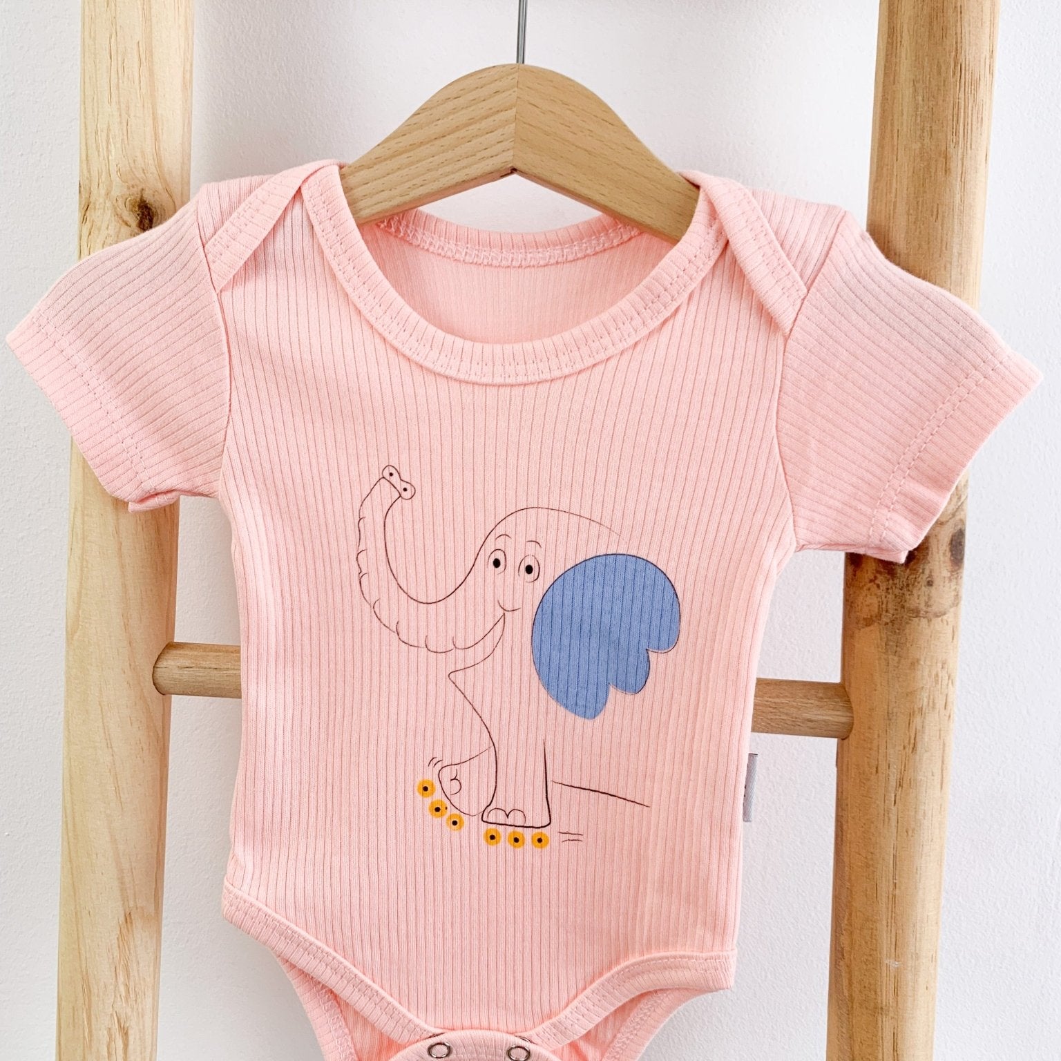 Body bebelus - roz pudra cu elefantel - Botez bebelusi