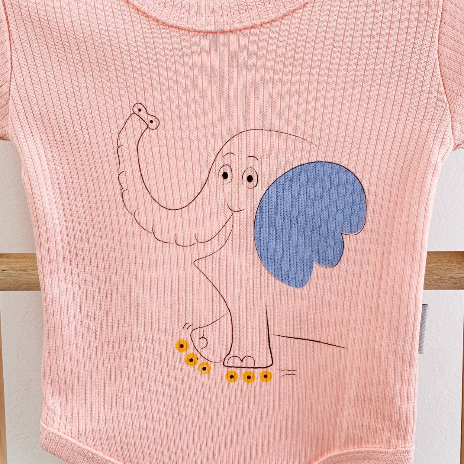 Body bebelus - roz pudra cu elefantel - Botez bebelusi