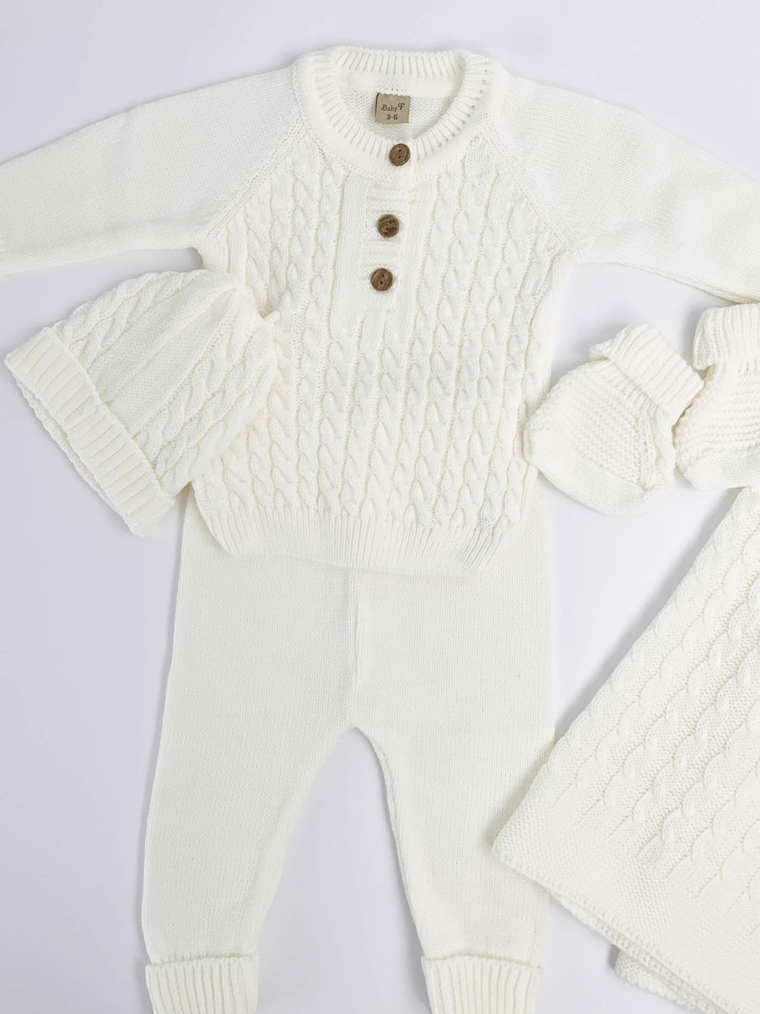 Compleu bebelus tricotat alb - 5 piese - Botez bebelusi