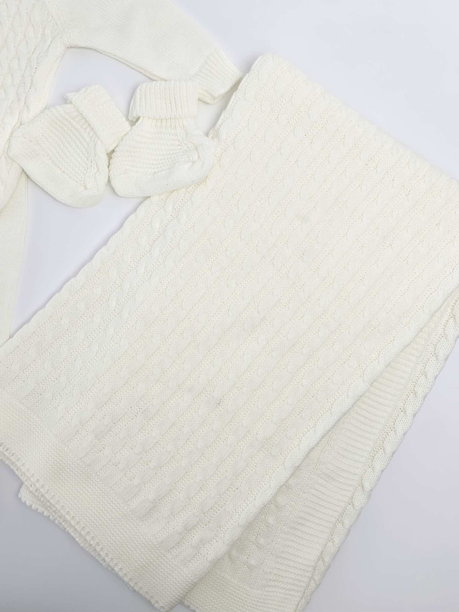 Compleu bebelus tricotat alb - 5 piese - Botez bebelusi