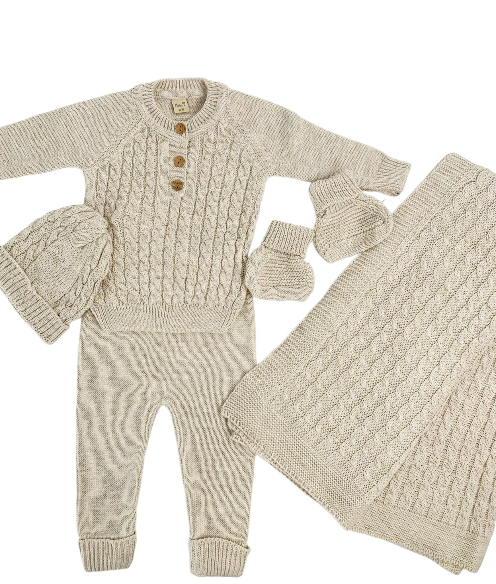Compleu bebelus tricotat bej - 5 piese - Botez bebelusi