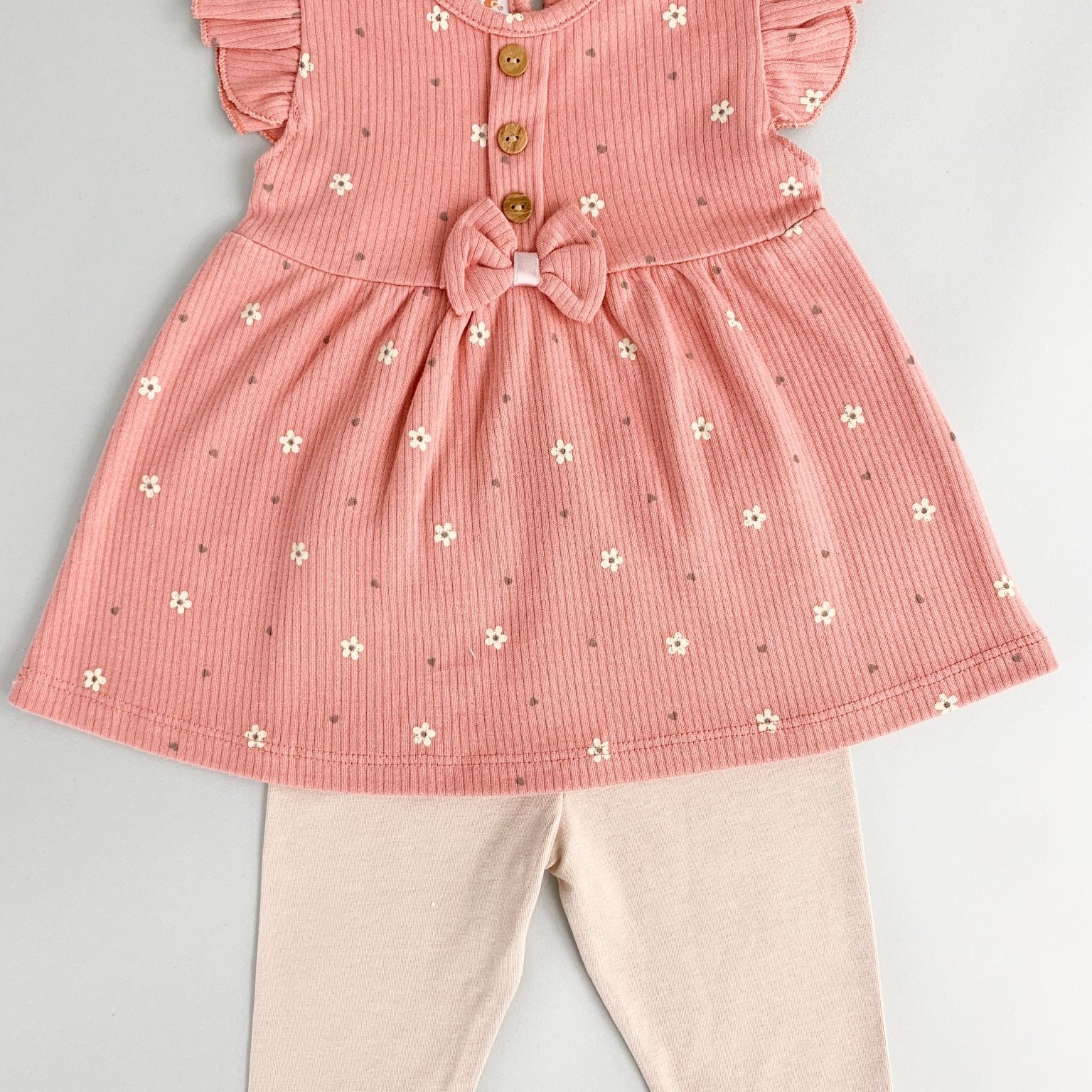 Compleu fetita cu floricele - crem cu roz - Botez bebelusi