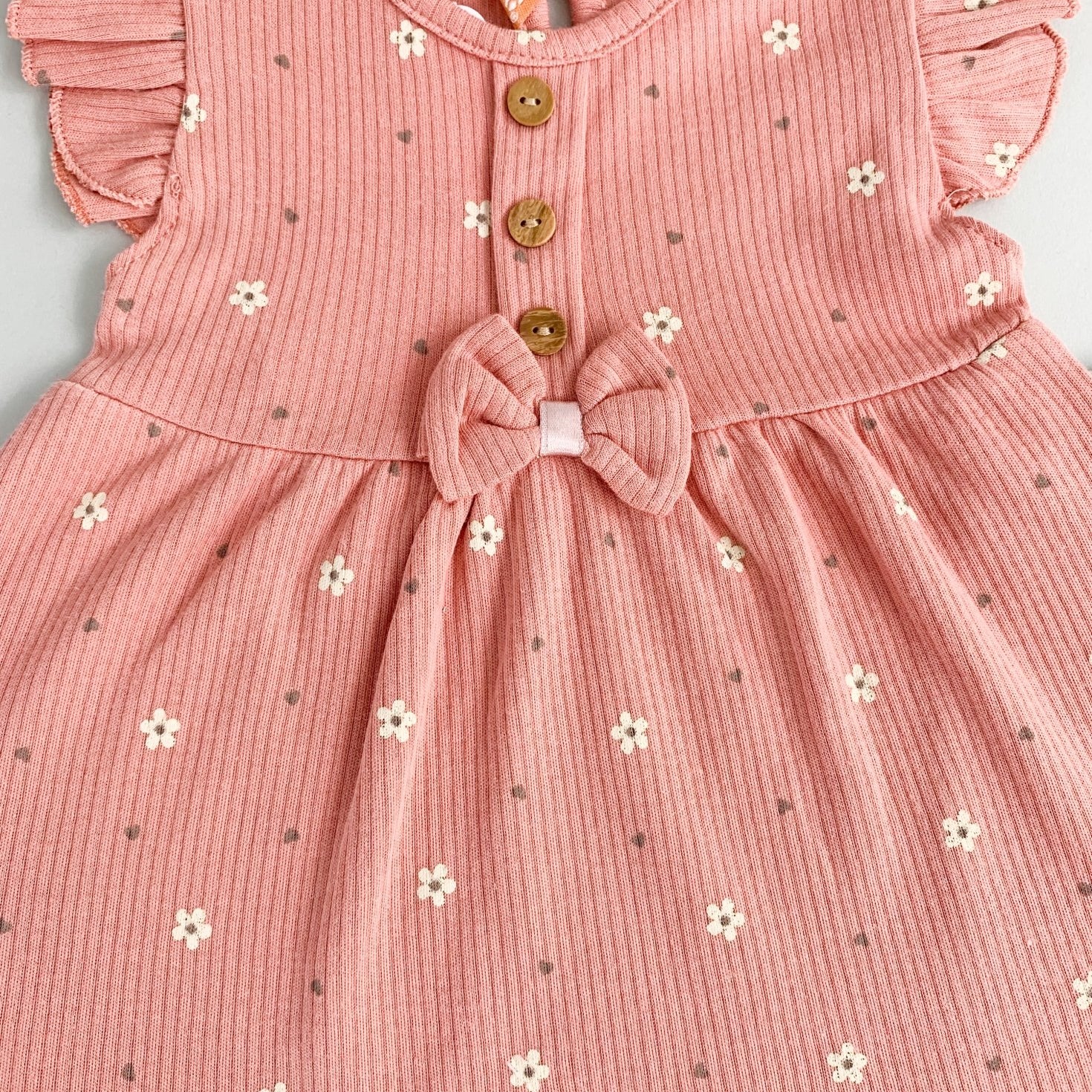 Compleu fetita cu floricele - crem cu roz - Botez bebelusi