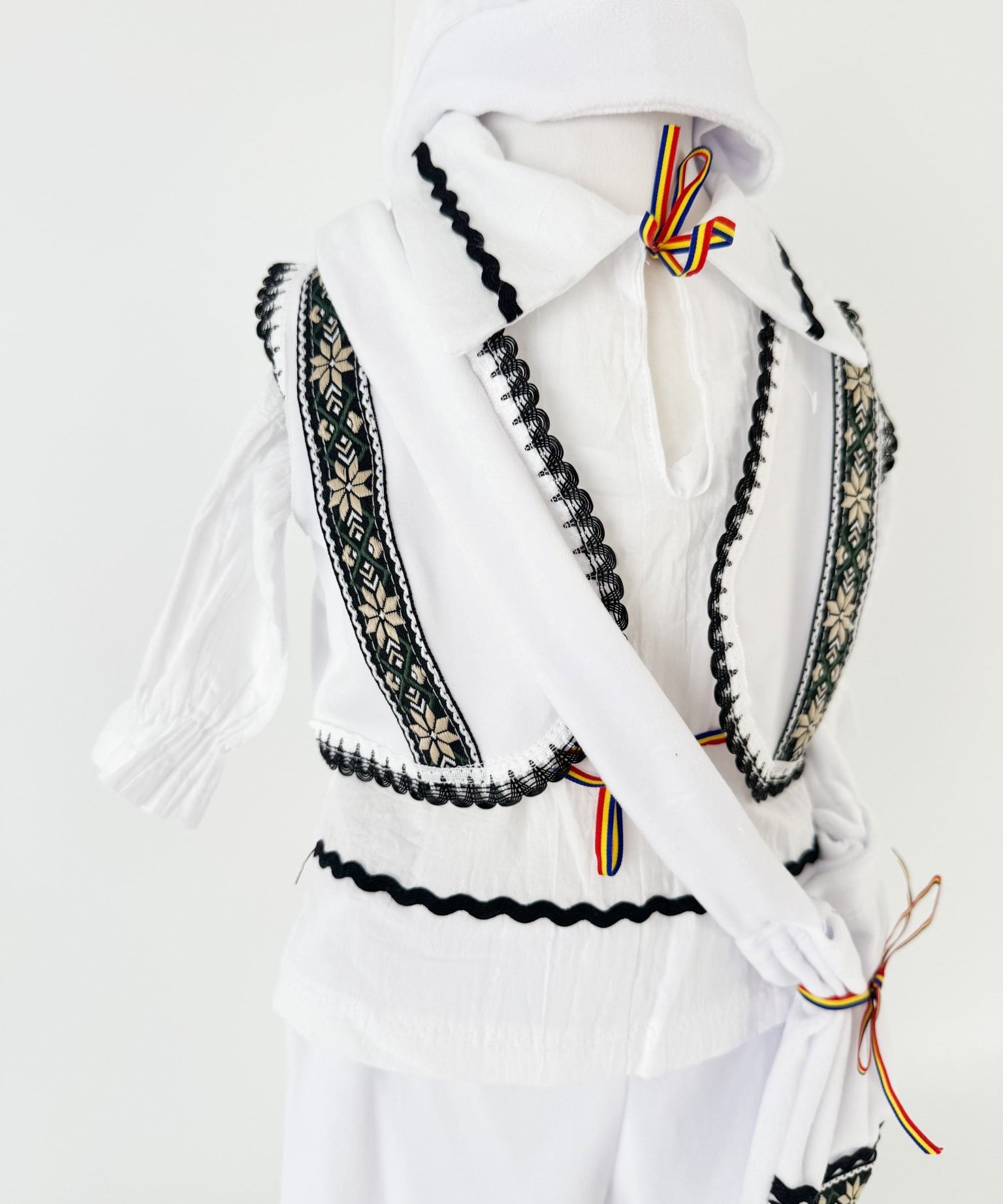 Costum traditional bebelusi complet - Gelu - Botez bebelusi