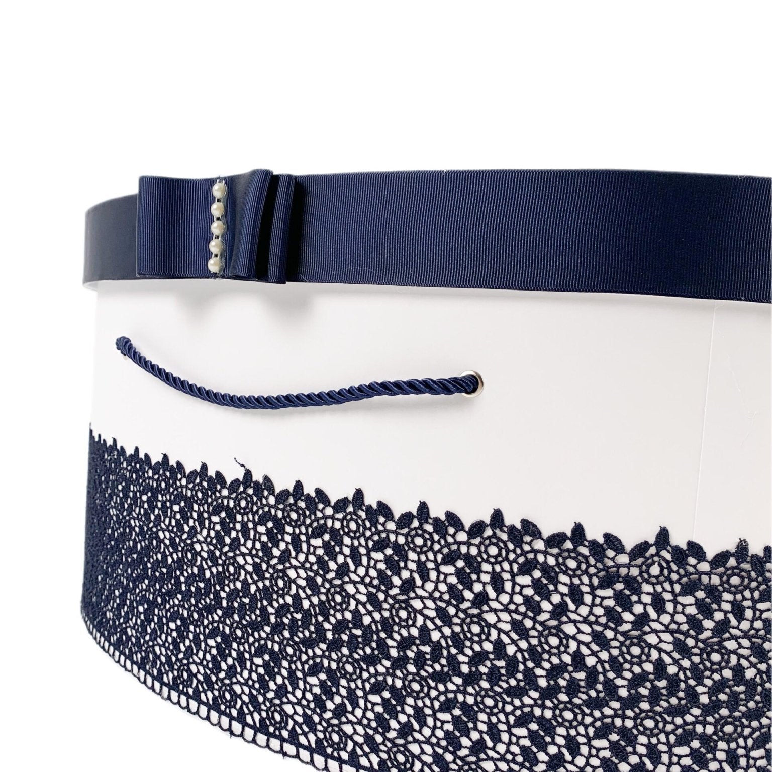 Cufar bleumarin cu dantela si fundita - Botez bebelusi