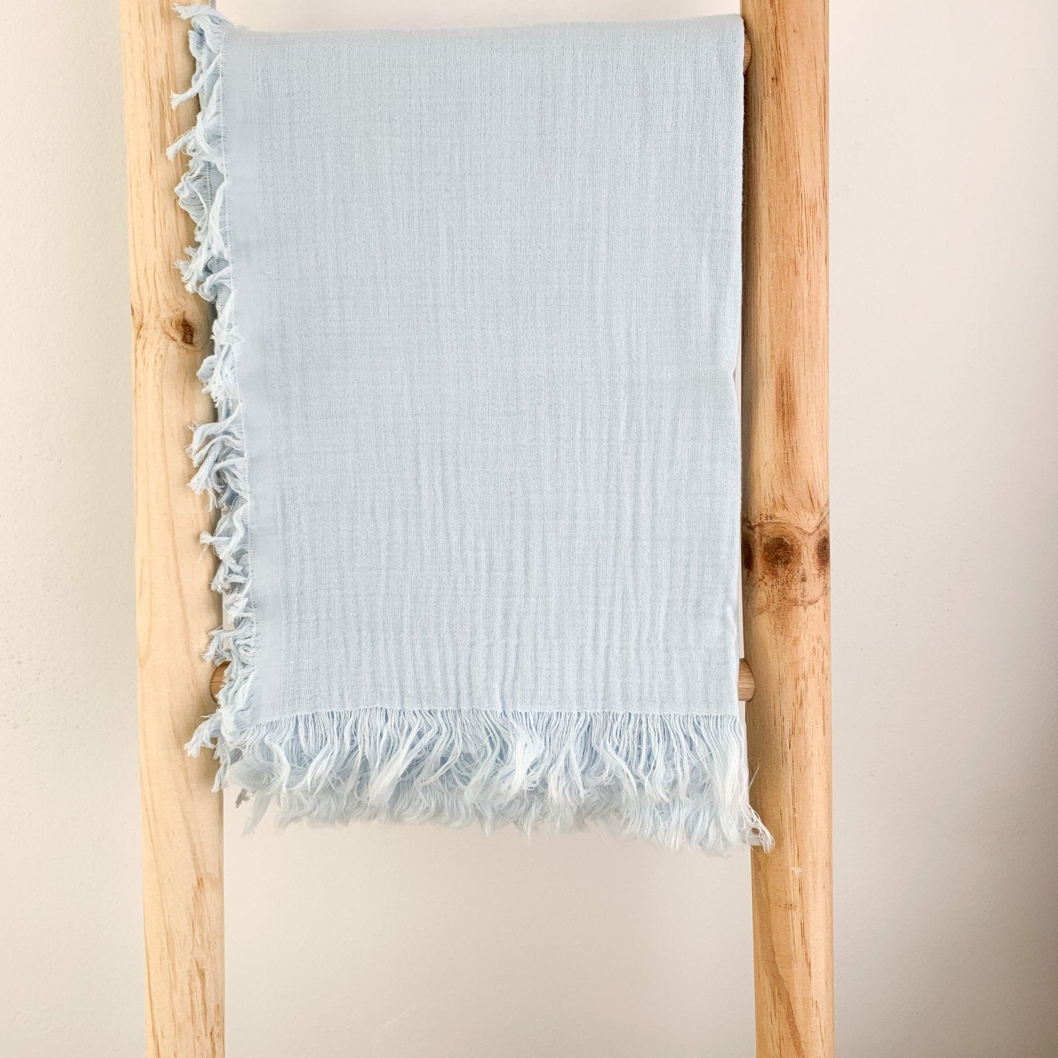 Patura bebelus din muselina bleu - Botez bebelusi