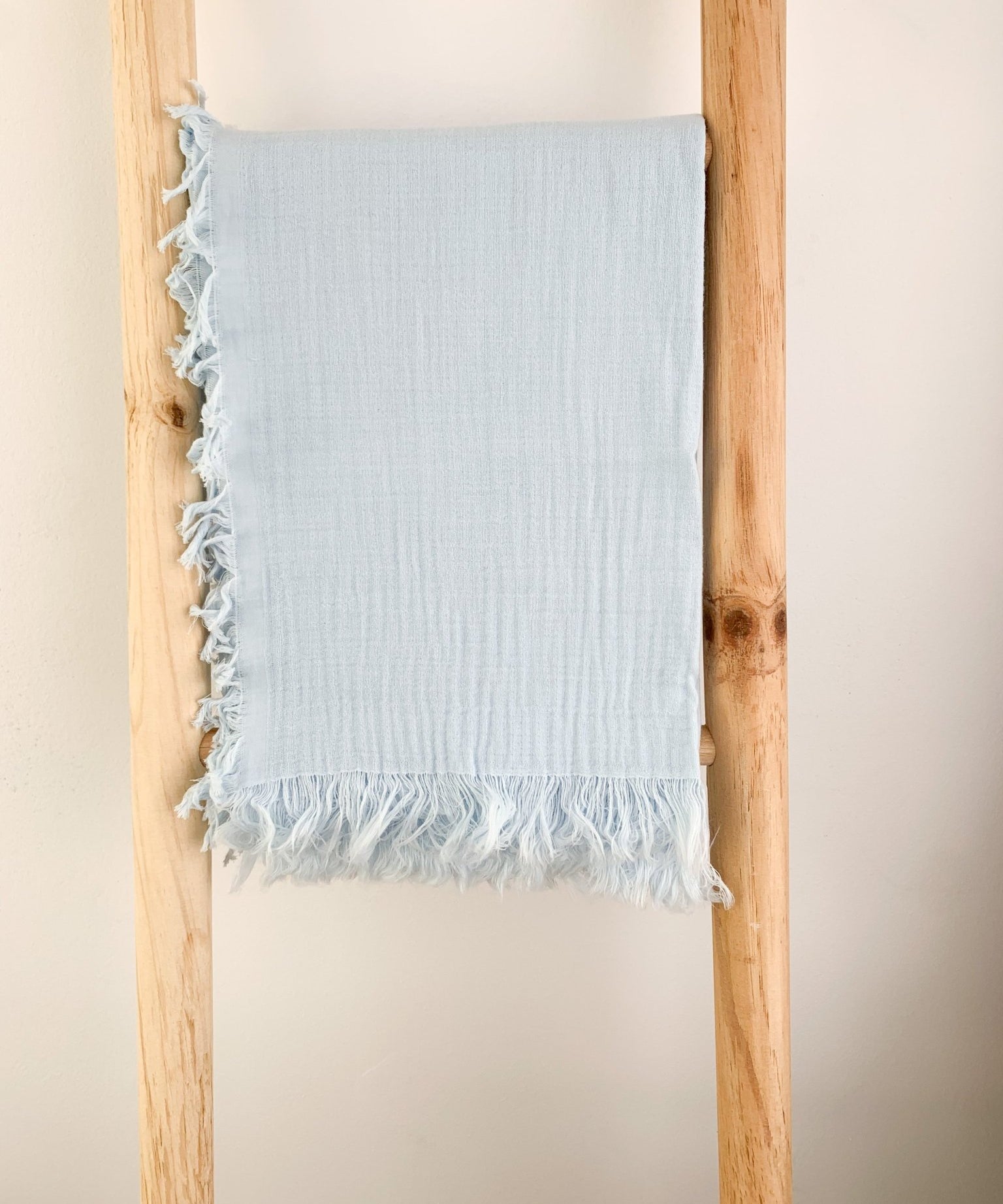 Patura bebelus din muselina bleu - Botez bebelusi