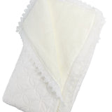 Patura bebelusi groasa - alba cu franjuri - Botez bebelusi