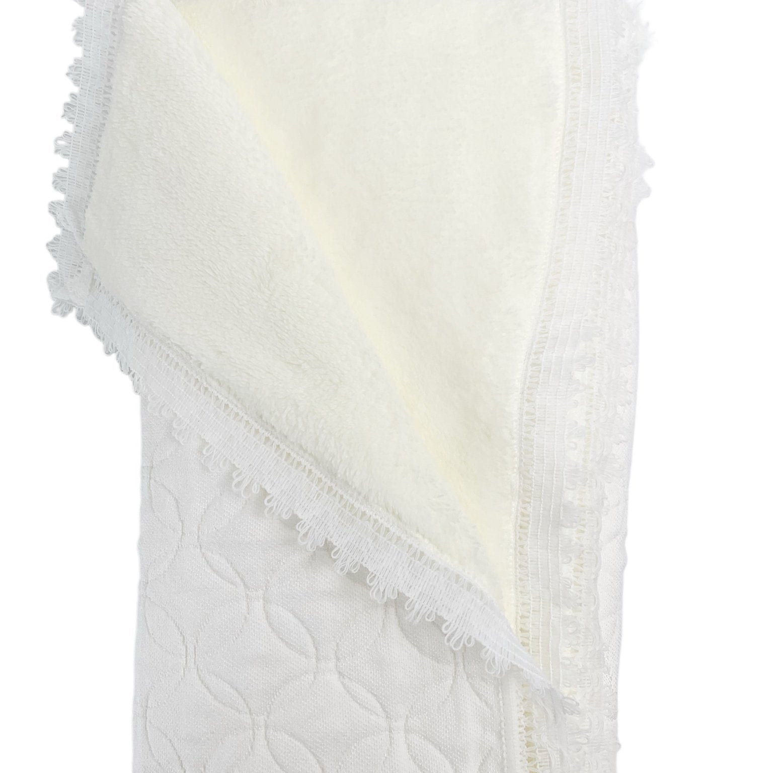 Patura bebelusi groasa - alba cu franjuri - Botez bebelusi