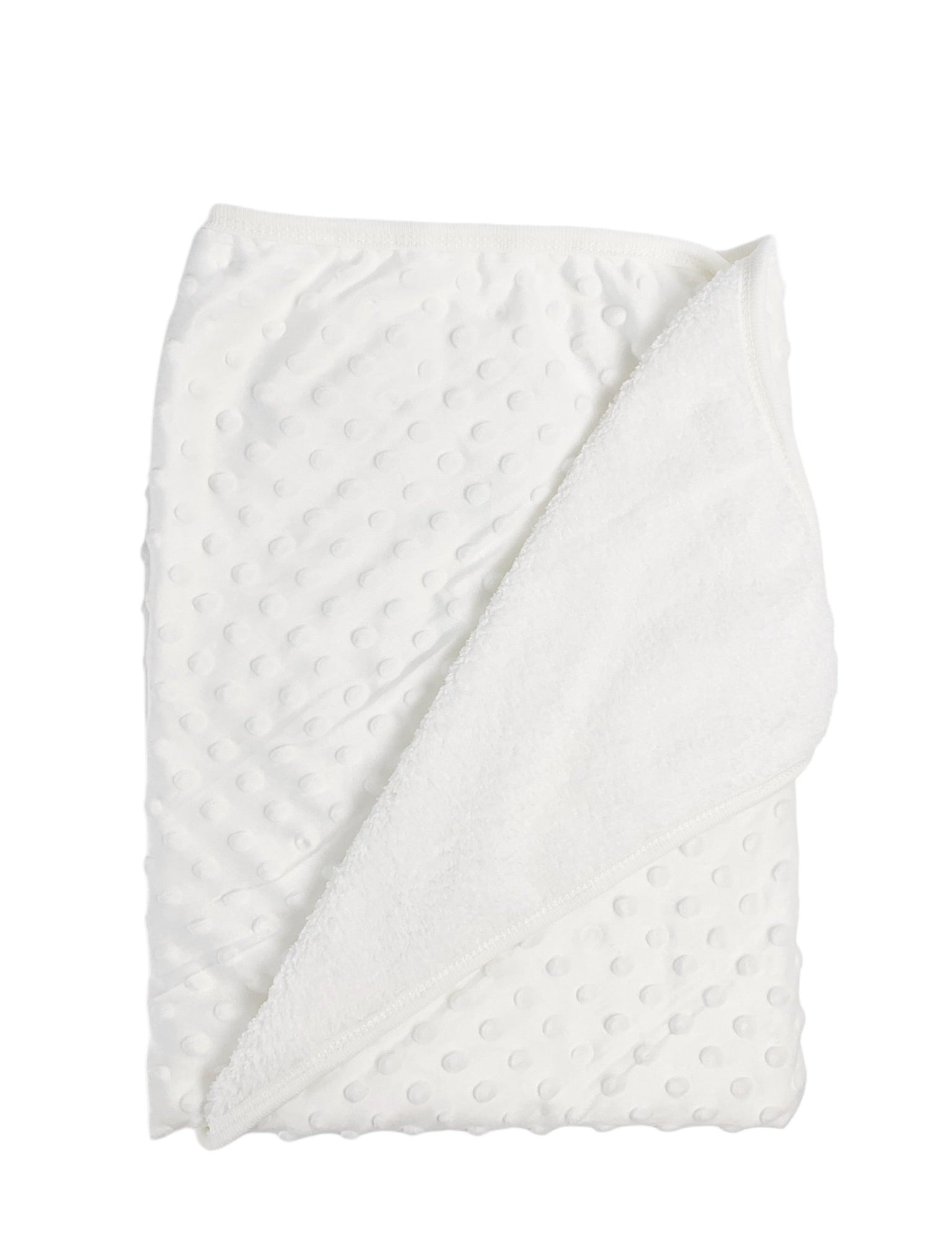 Patura bebelusi pufoasa cu bulinute - alb - Botez bebelusi