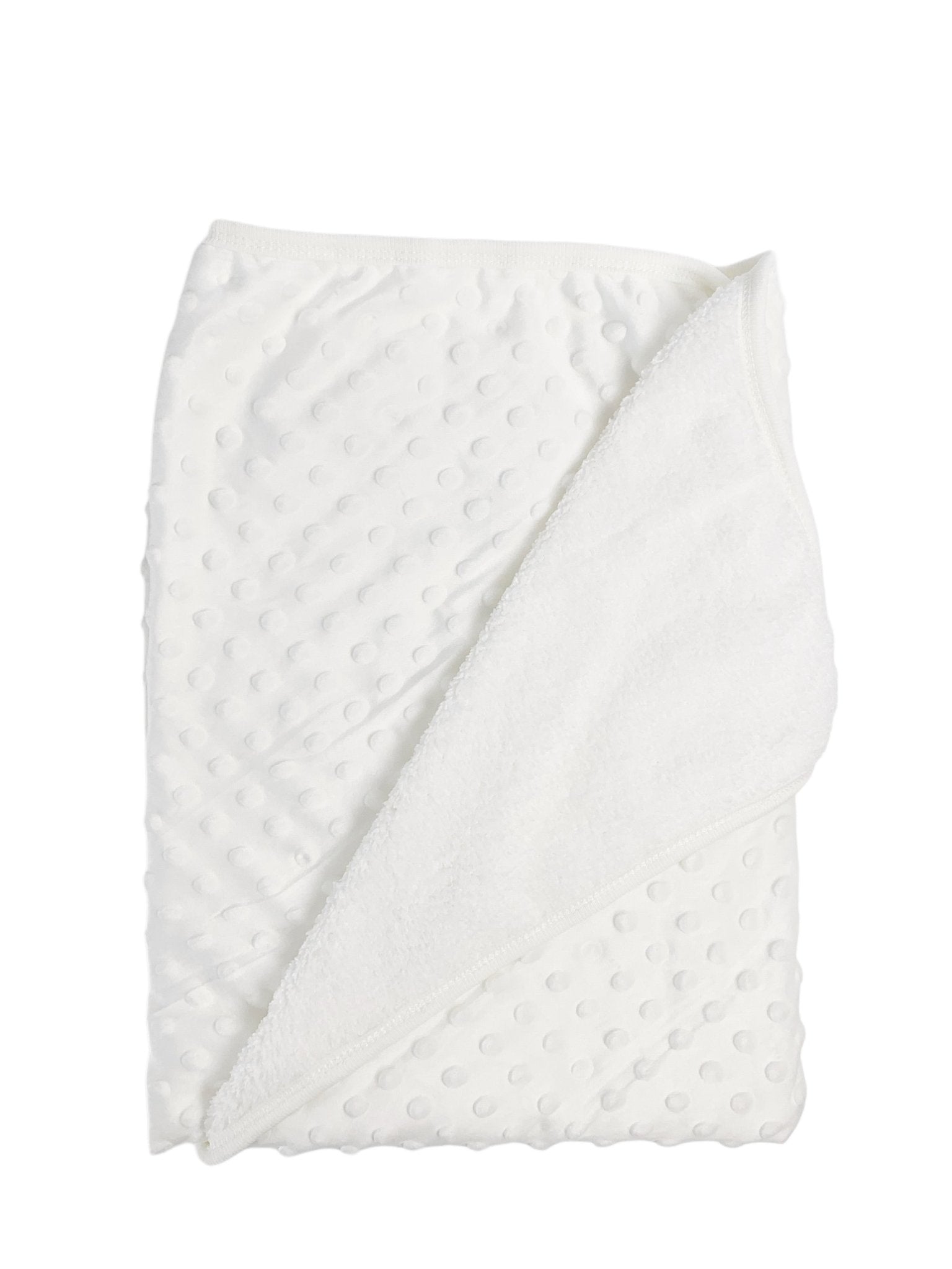 Patura bebelusi pufoasa cu bulinute - alb - Botez bebelusi