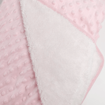 Patura bebelusi pufoasa cu bulinute - roz - Botez bebelusi