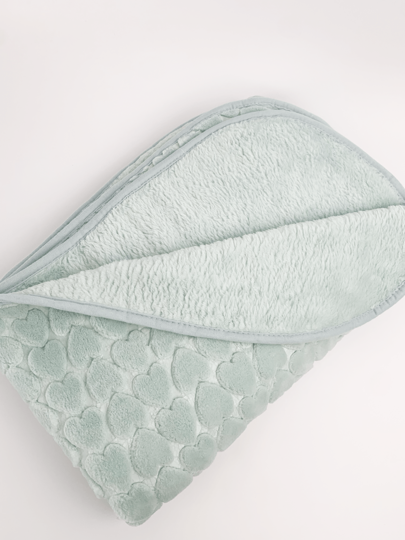 Patura bebelusi pufoasa cu inimioare - verde - Botez bebelusi