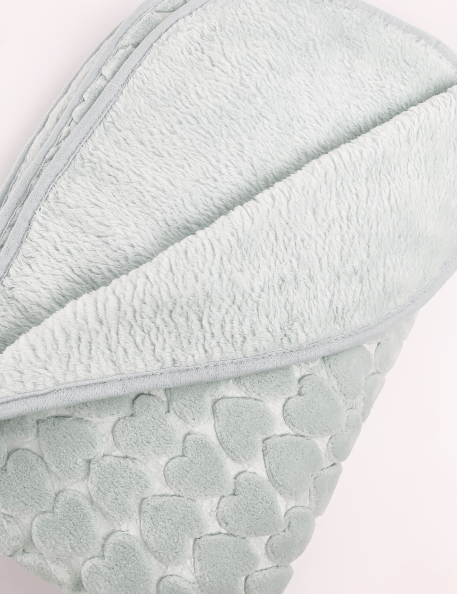 Patura bebelusi pufoasa cu inimioare - verde - Botez bebelusi