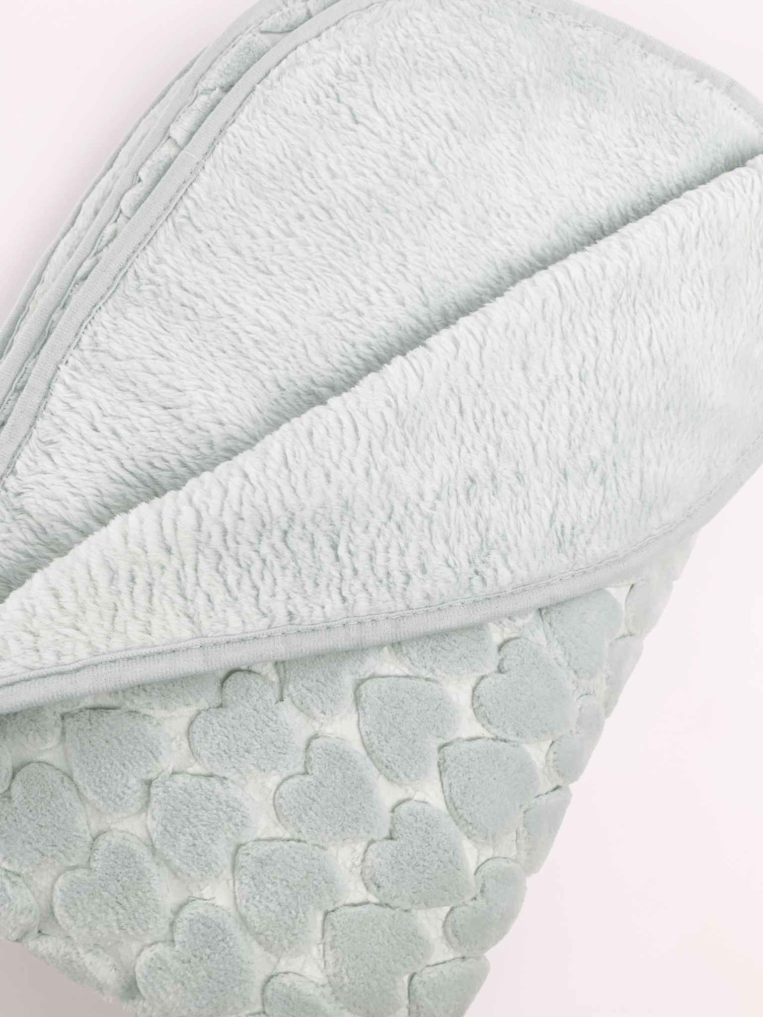 Patura bebelusi pufoasa cu inimioare - verde - Botez bebelusi