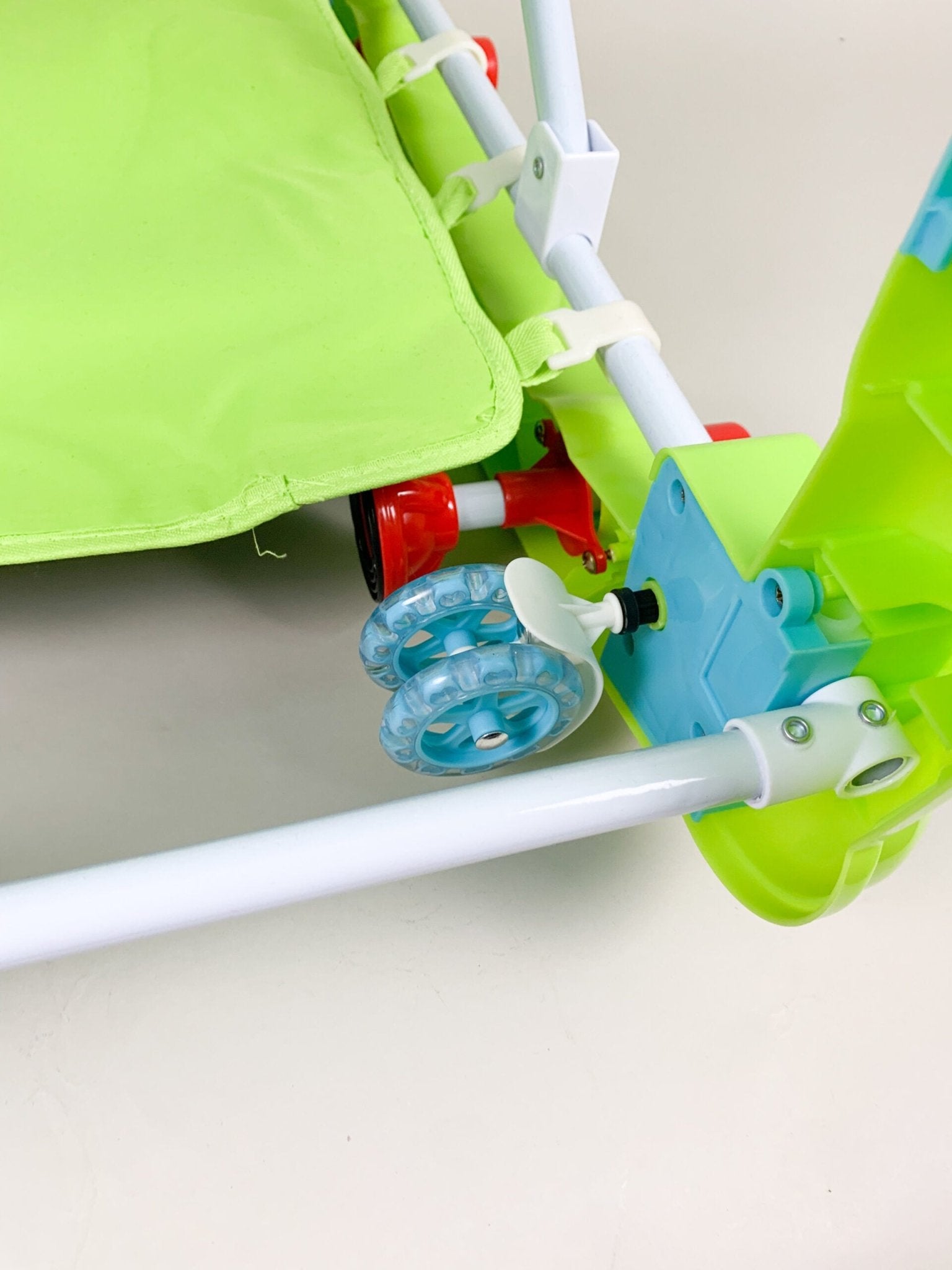 Premergator cu balansoar verde - Botez bebelusi