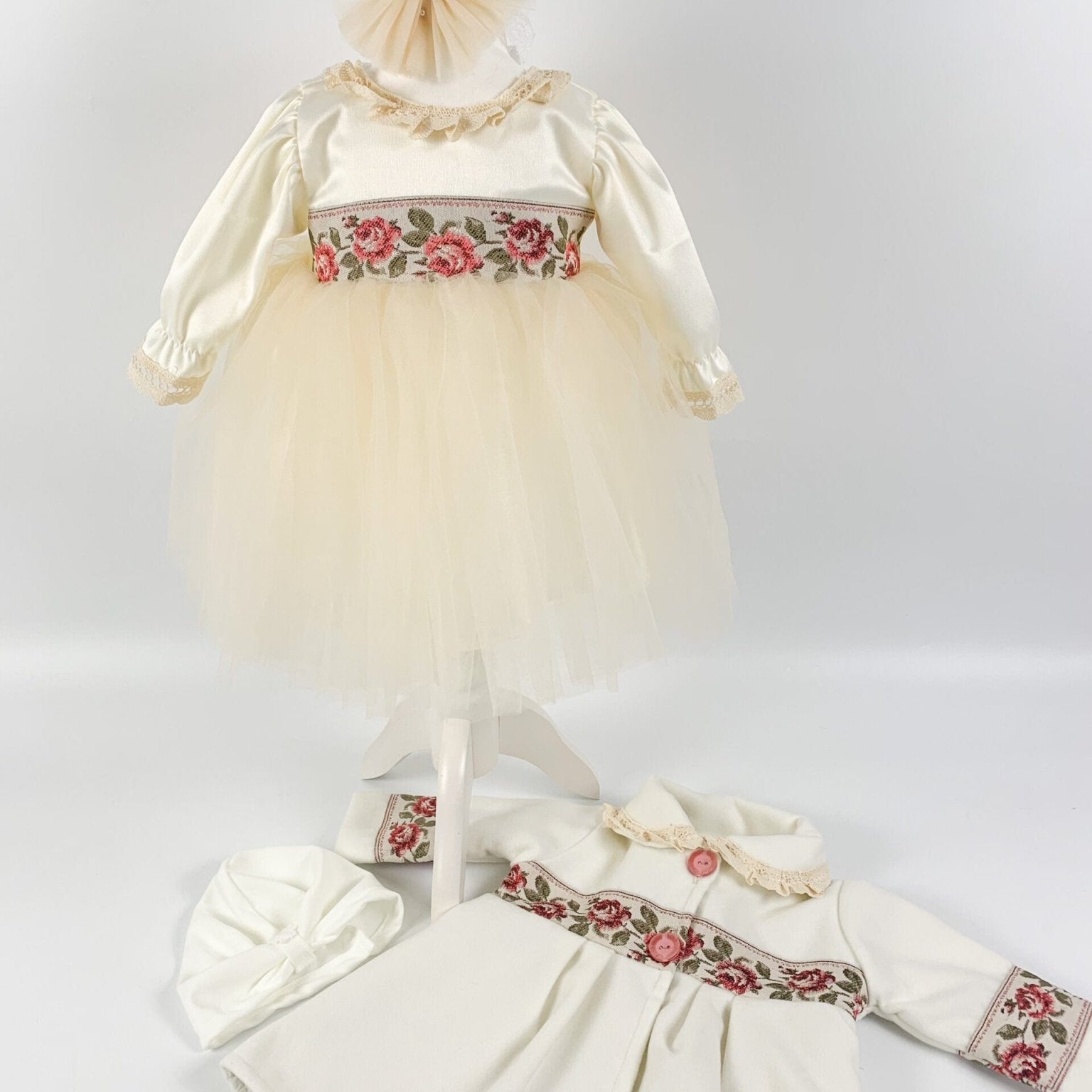 Rochie pentru botez Sorina, brau cu trandafiri - Botez bebelusi