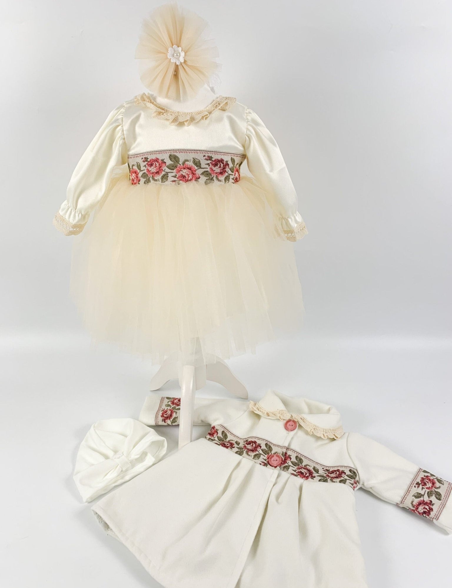 Rochie pentru botez Sorina, brau cu trandafiri - Botez bebelusi
