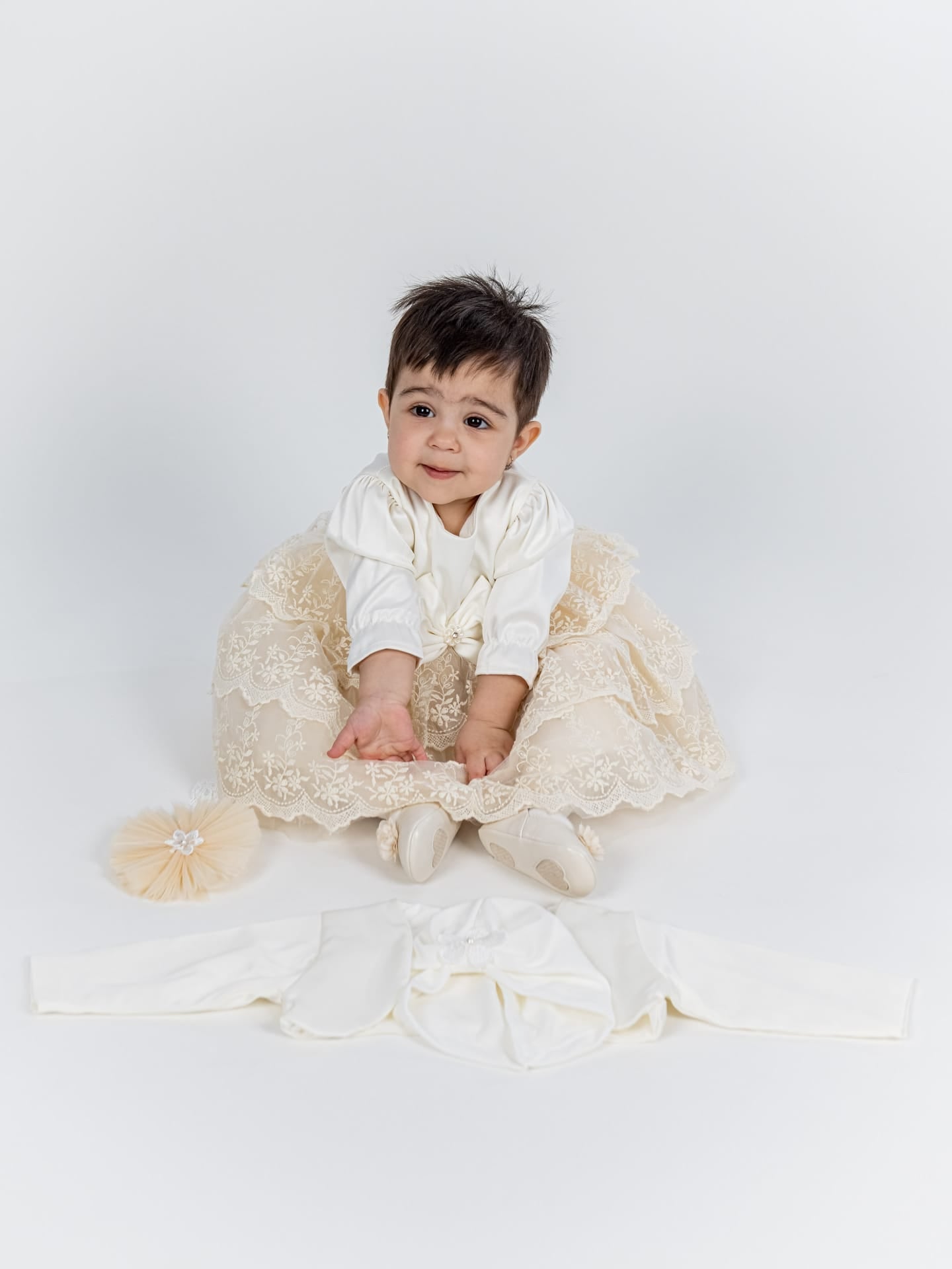 Rochita Botez Ivoire cu Bolero Dantelat, Turban si Bentita Eleganta - Denise - Botez bebelusi