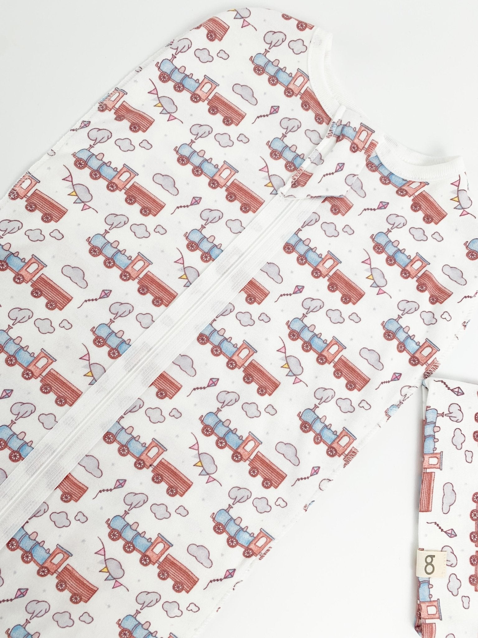 Sac de dormit bebe 2 piese - alb cu trenulet - Botez bebelusi