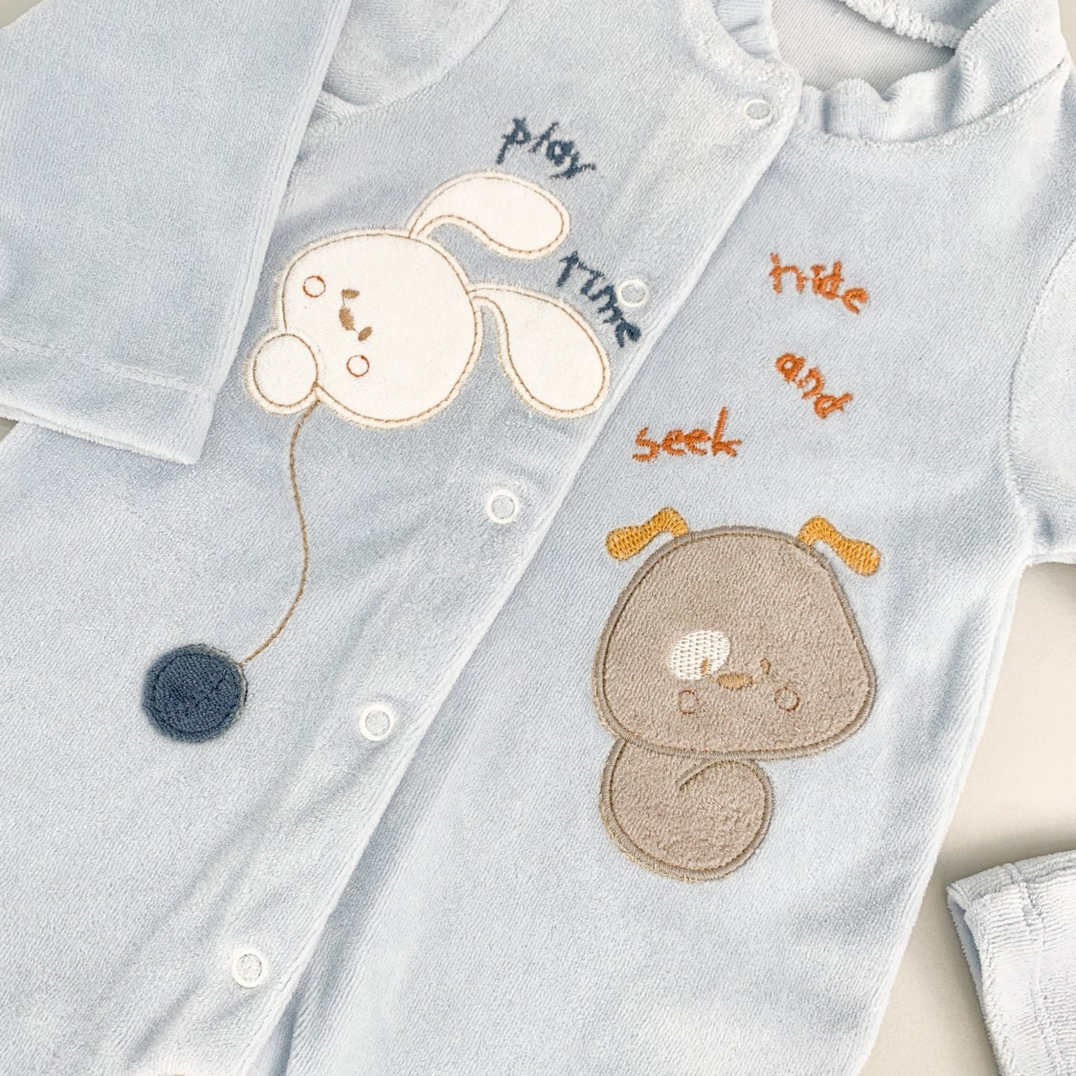 Salopeta albastra pufoasa baiat cu catelus si iepuras - Botez bebelusi