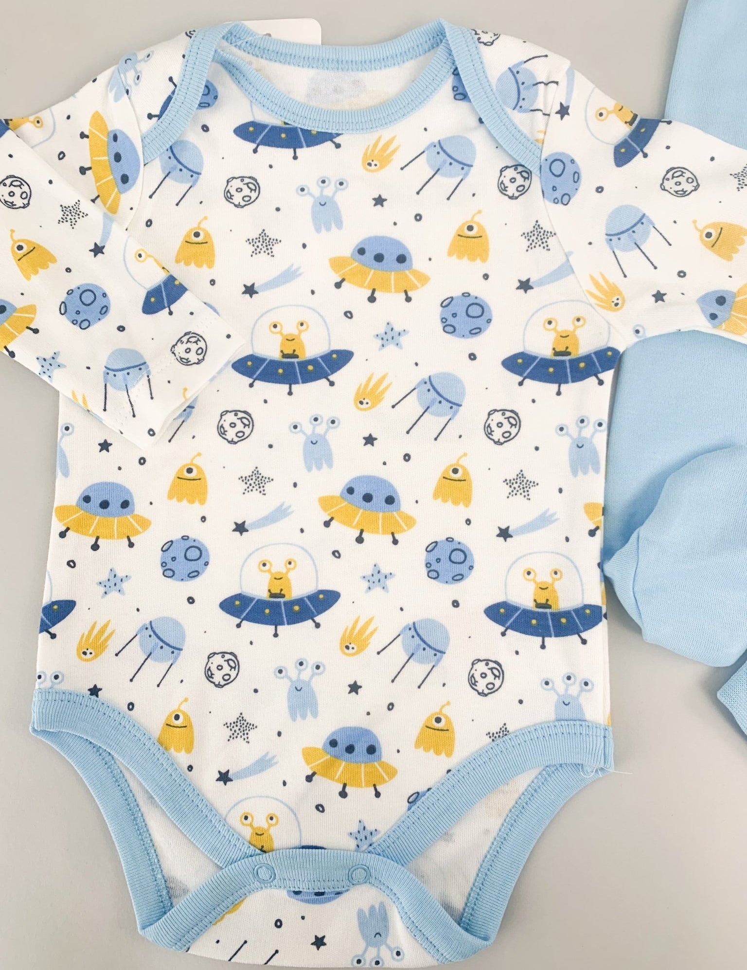 Salopeta baiat albastra cu OZN - uri - 3 piese - Botez bebelusi