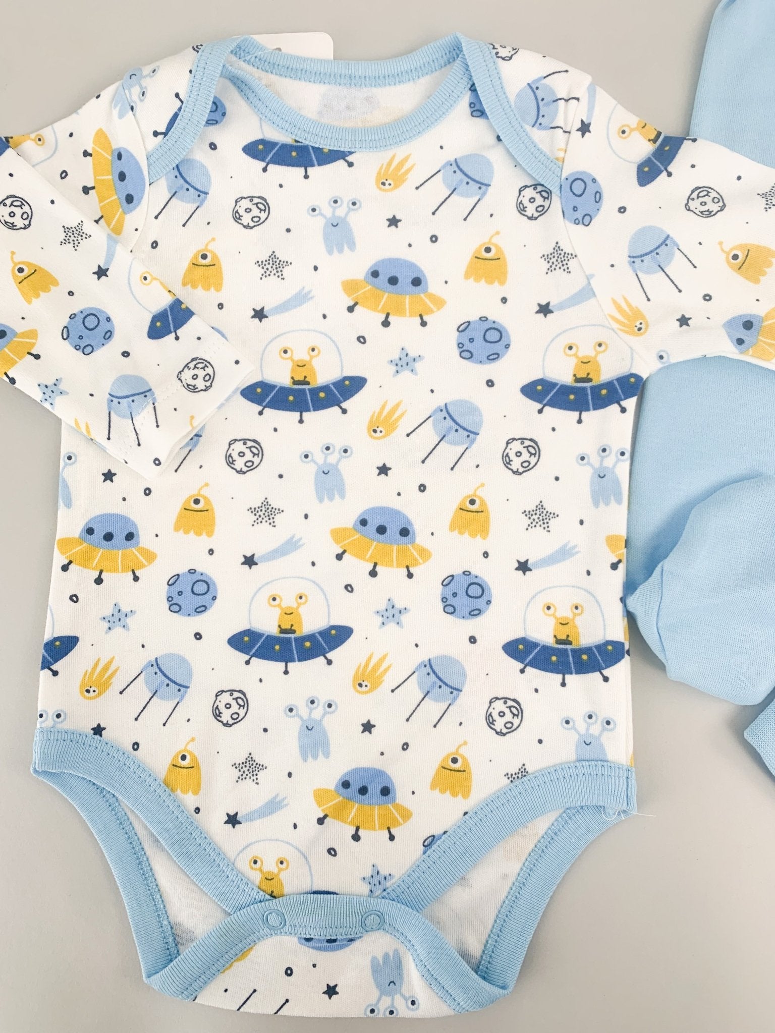 Salopeta baiat albastra cu OZN - uri - 3 piese - Botez bebelusi