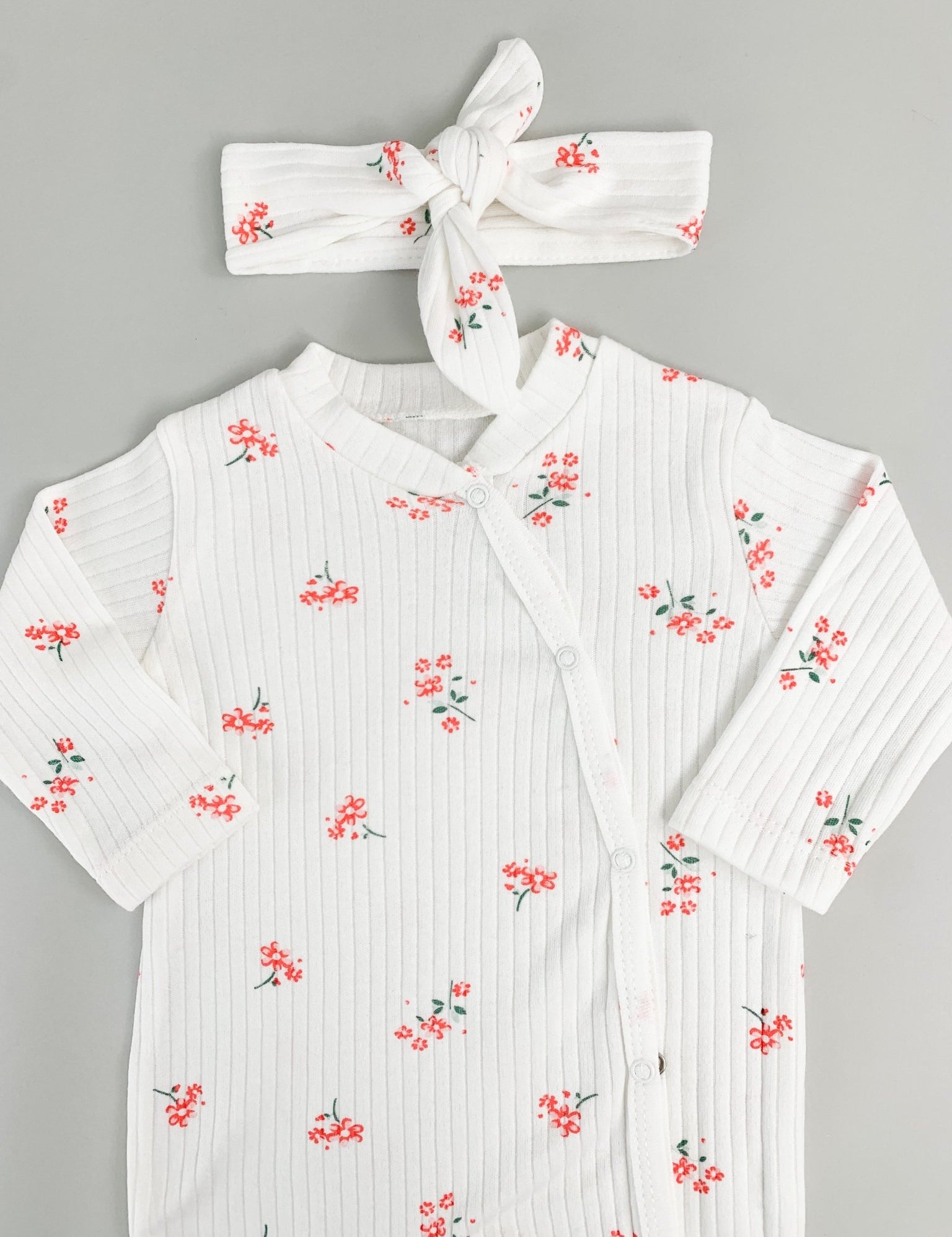 Salopeta fetite alba cu flori - 2 piese - Botez bebelusi