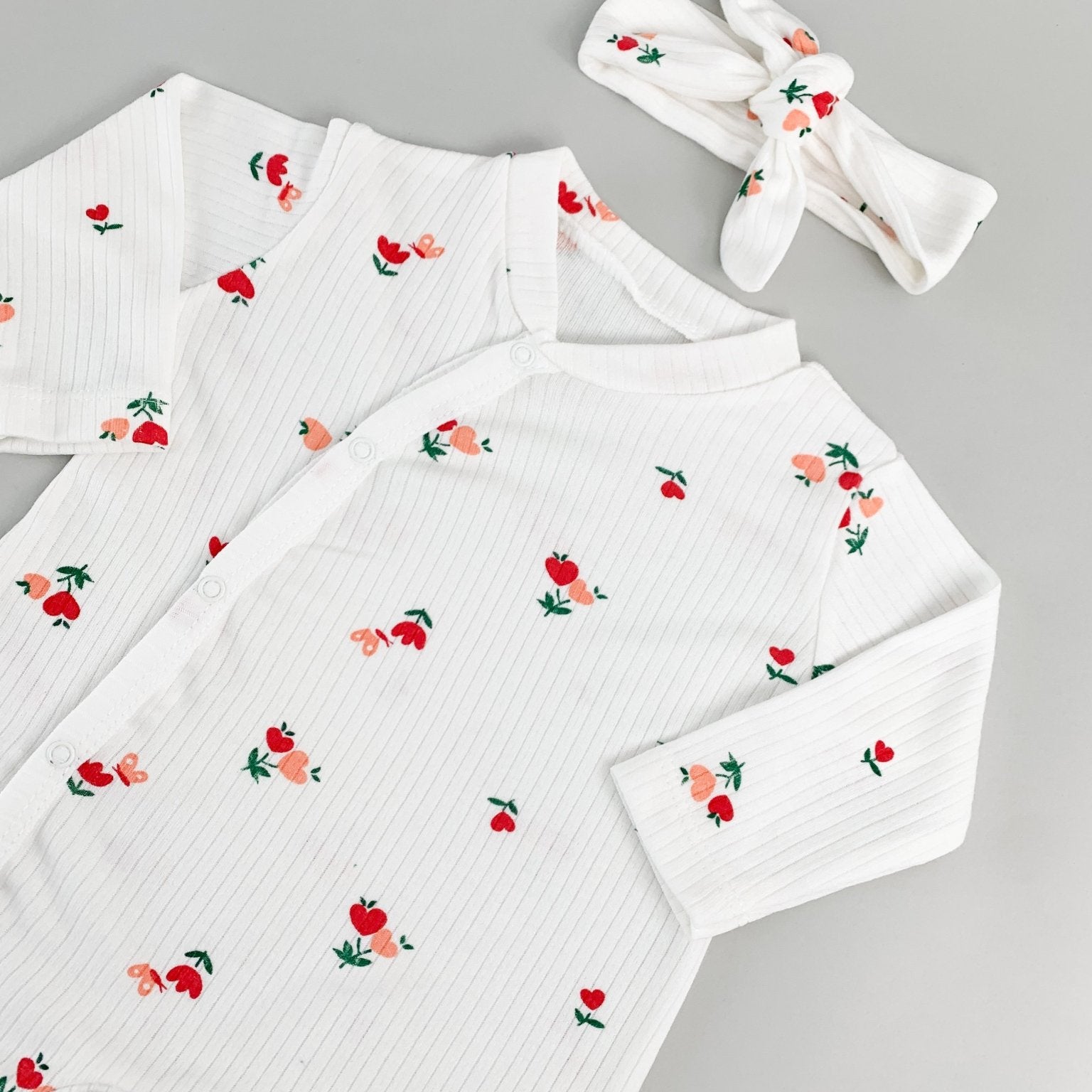 Salopeta fetite alba cu flori si bentita - 2 piese - Botez bebelusi