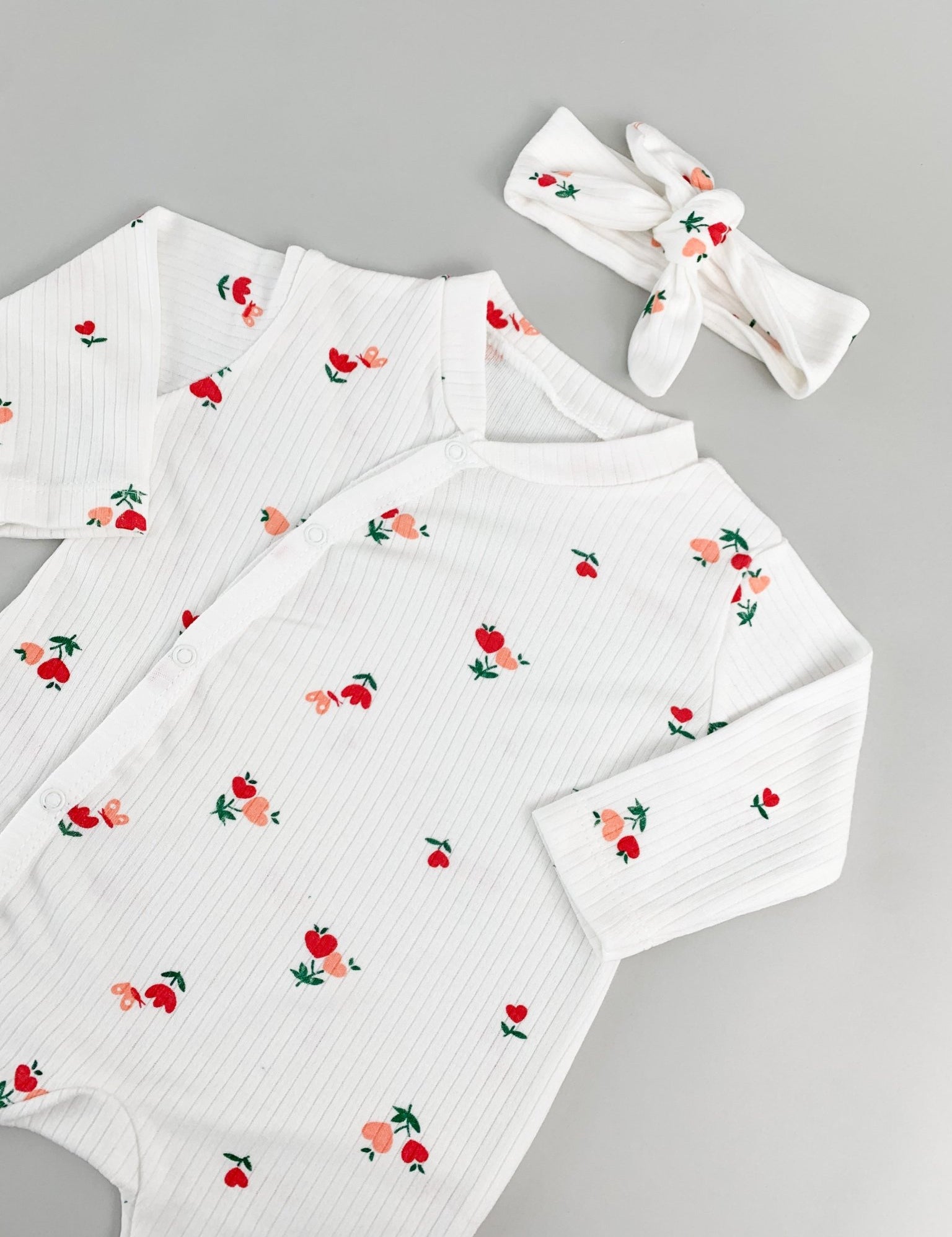 Salopeta fetite alba cu flori si bentita - 2 piese - Botez bebelusi