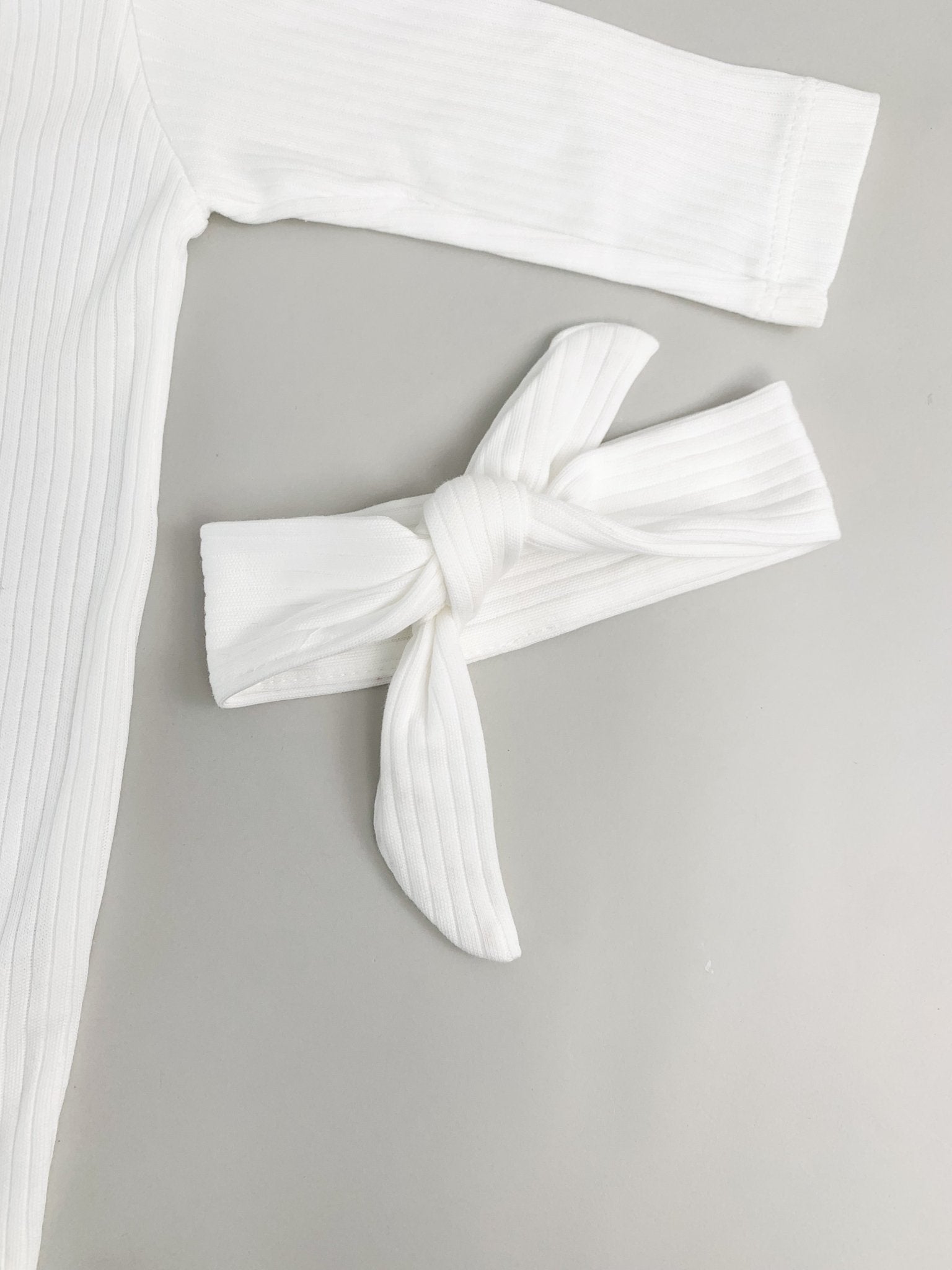 Salopeta fetite alba cu iepurasi - 2 piese - Botez bebelusi