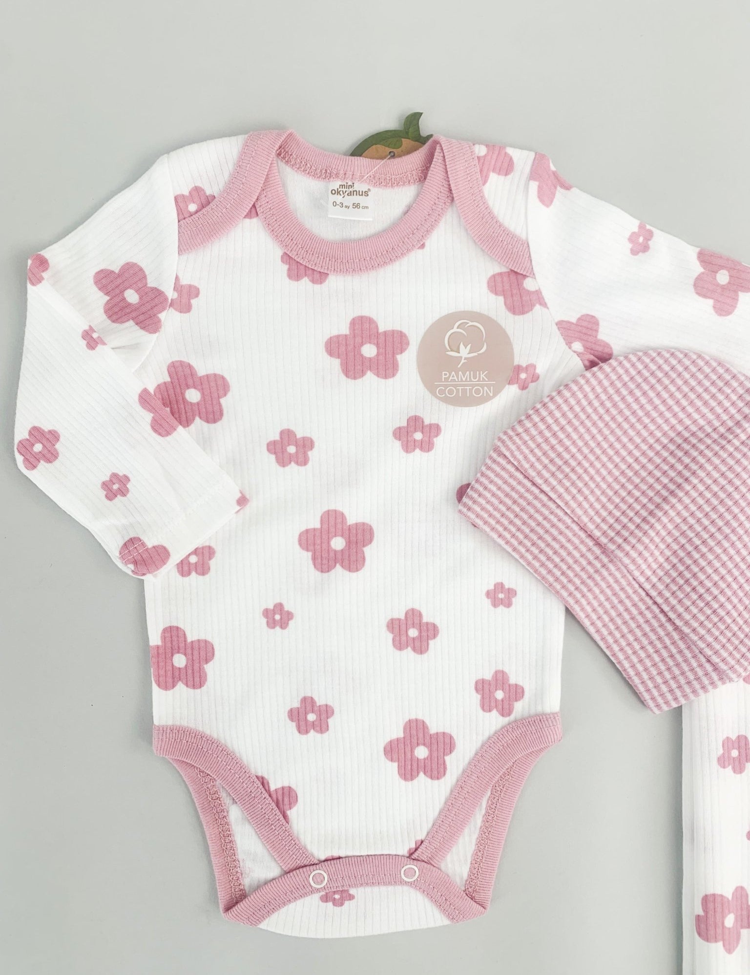 Salopeta fetite cu paturica si caciulita - 4 piese - Botez bebelusi