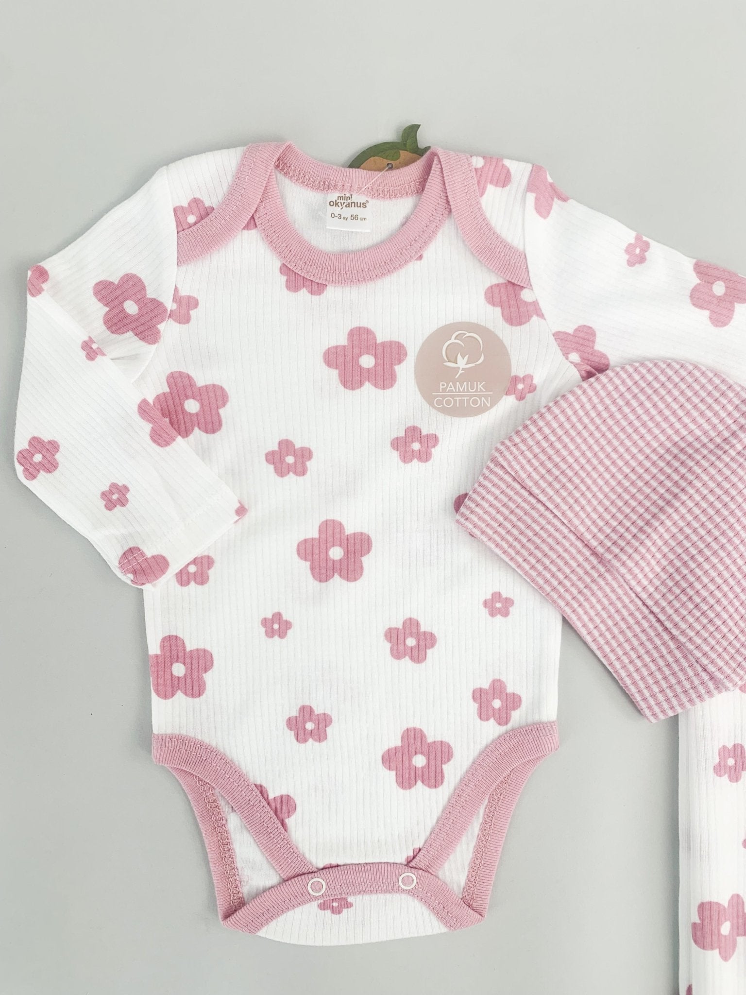 Salopeta fetite cu paturica si caciulita - 4 piese - Botez bebelusi