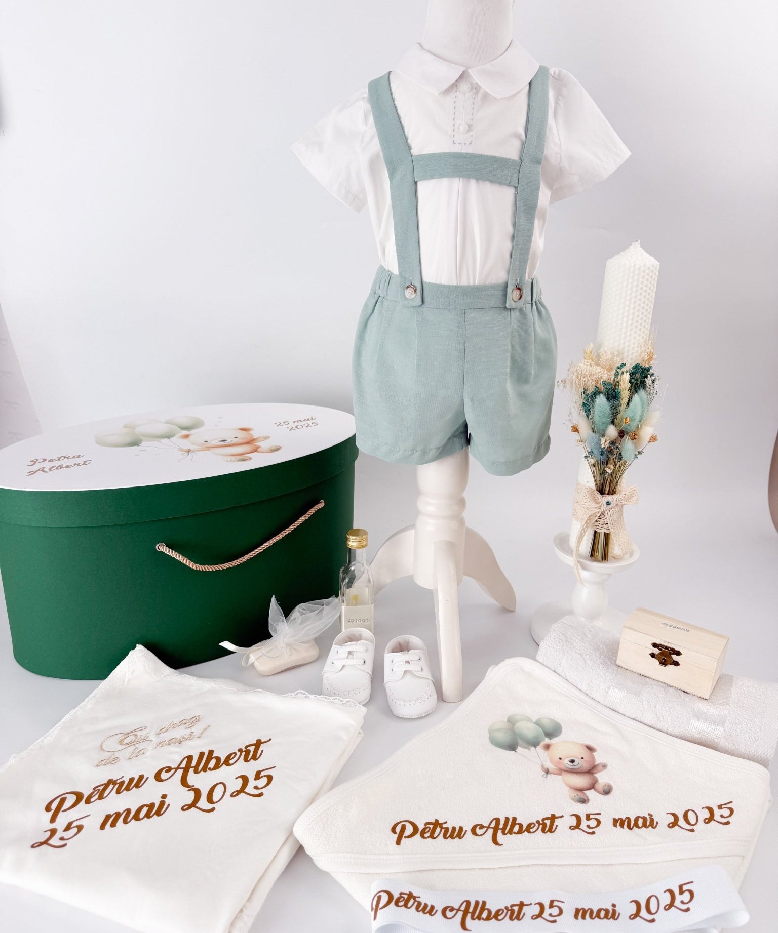 Set botez Grig culoare verde si cufar cu personaj - Botez bebelusi