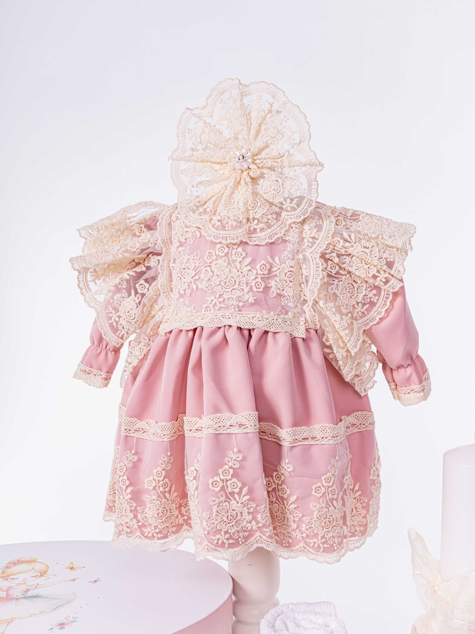Set Botez Bebelusi cu Rochita, Cufar Depozitare si Trusou Hand - Made - Rosalia - Botez bebelusi