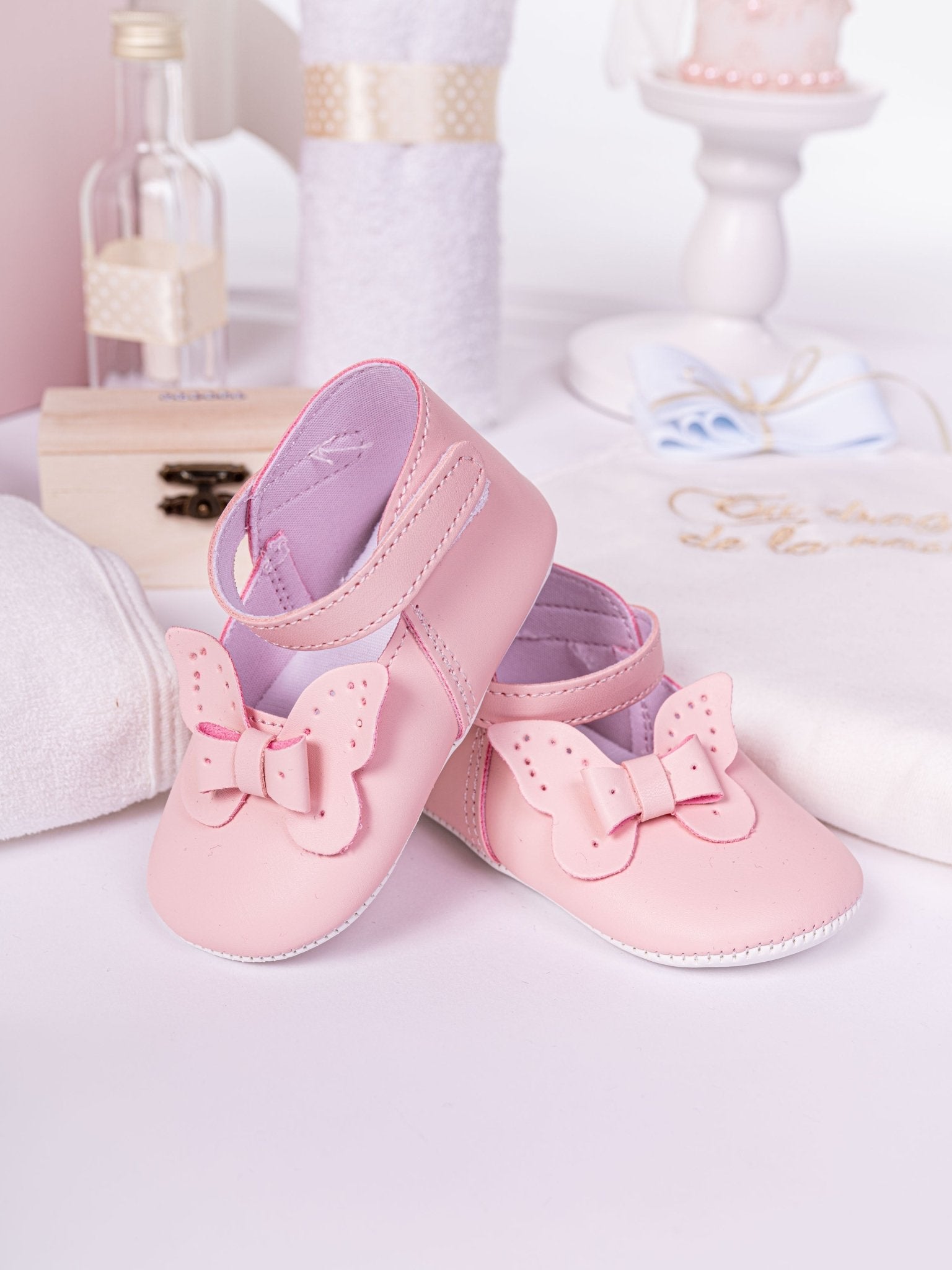 Set Botez Bebelusi cu Rochita, Cufar Depozitare si Trusou Hand - Made - Silvia - Botez bebelusi