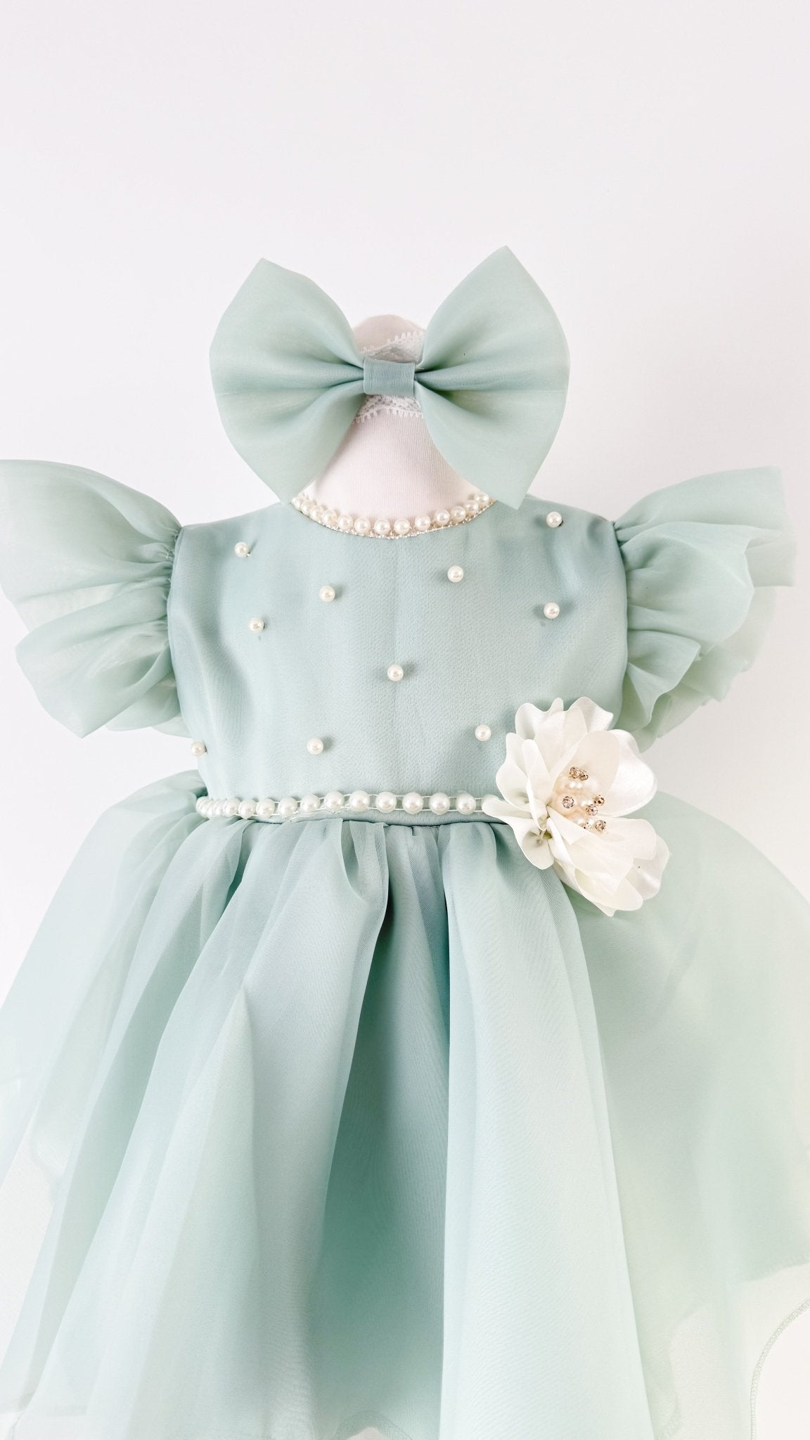 Set Botez Bebelusi cu Rochita Eleganta si Trusou Hand - Made - Alya - Botez bebelusi