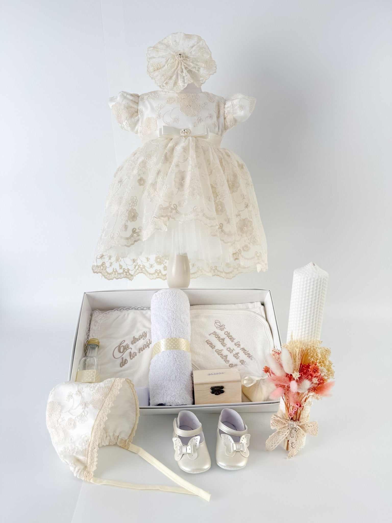 Set Botez Bebelusi cu Rochita Eleganta si Trusou Hand - Made - Ariadna - Botez bebelusi