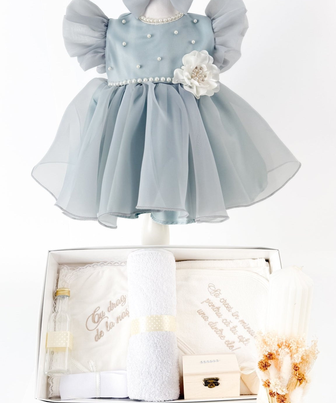 Set Botez Bebelusi cu Rochita Eleganta si Trusou Hand - Made - Madalena - Botez bebelusi