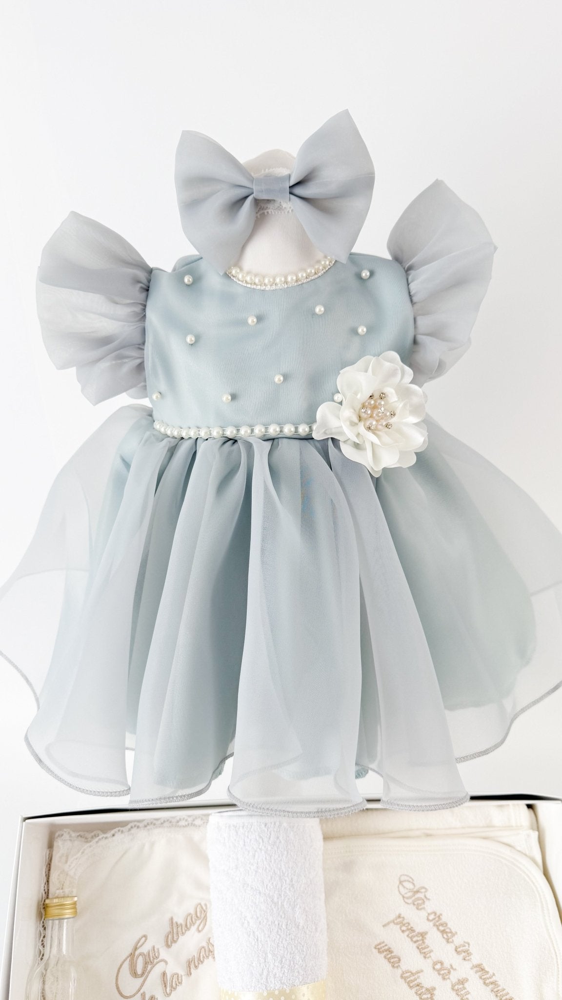 Set Botez Bebelusi cu Rochita Eleganta si Trusou Hand - Made - Madalena - Botez bebelusi