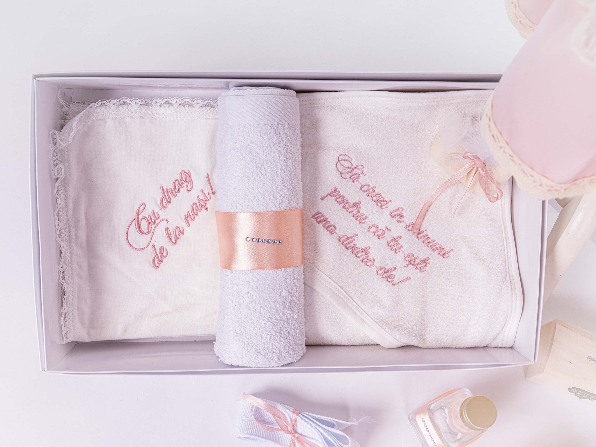 Set Botez Bebelusi cu Rochita Eleganta si Trusou Hand - Made - Mireya - Botez bebelusi